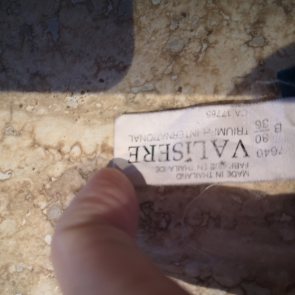 Beautiful Valisere Bra - Picture 2 of 3